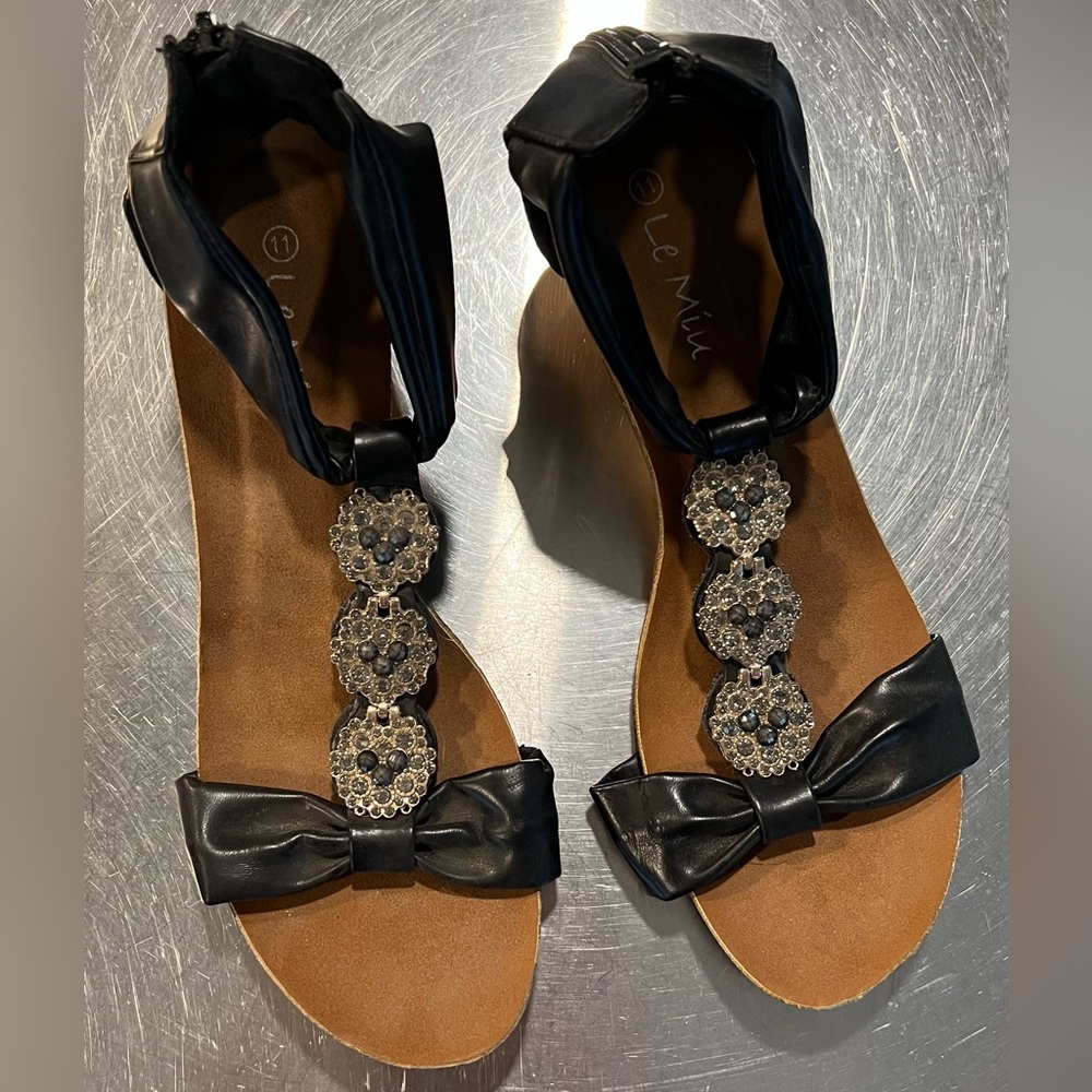 Le Miu sandals women’s 11